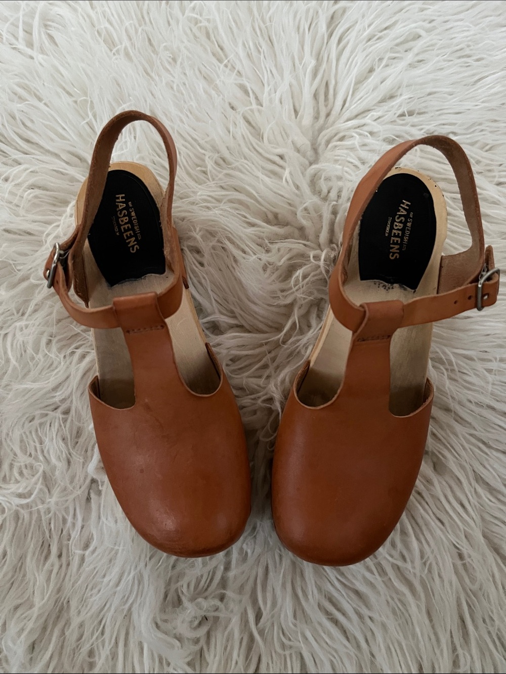 Swedish HASBEENS Hand-Crafted Leather T-Strap Clogs Euro Size 39/US Size 8.5-9